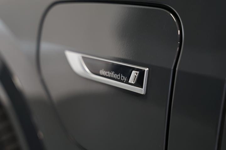 Grå BMW X5 fra 2022