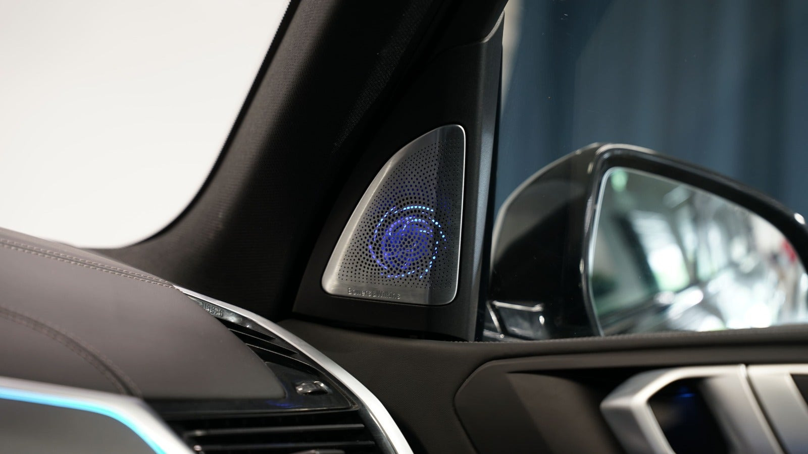Grå BMW X5 fra 2022