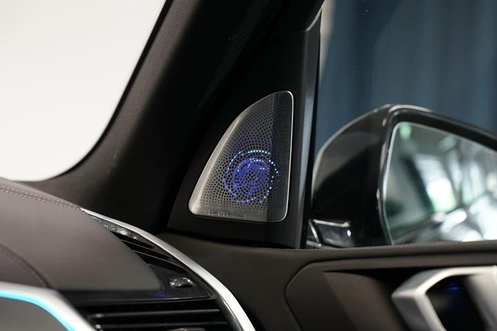 Grå BMW X5 fra 2022