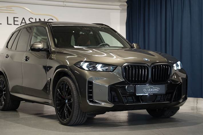 Grøn BMW X5 fra 2023