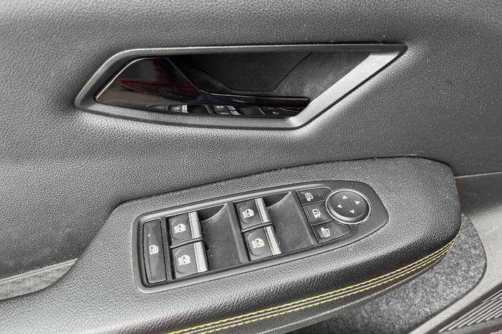 Rød Renault Megane E-Tech fra 2022