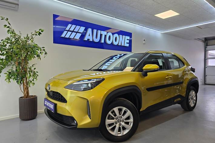 Gul Toyota Yaris Cross fra 2022