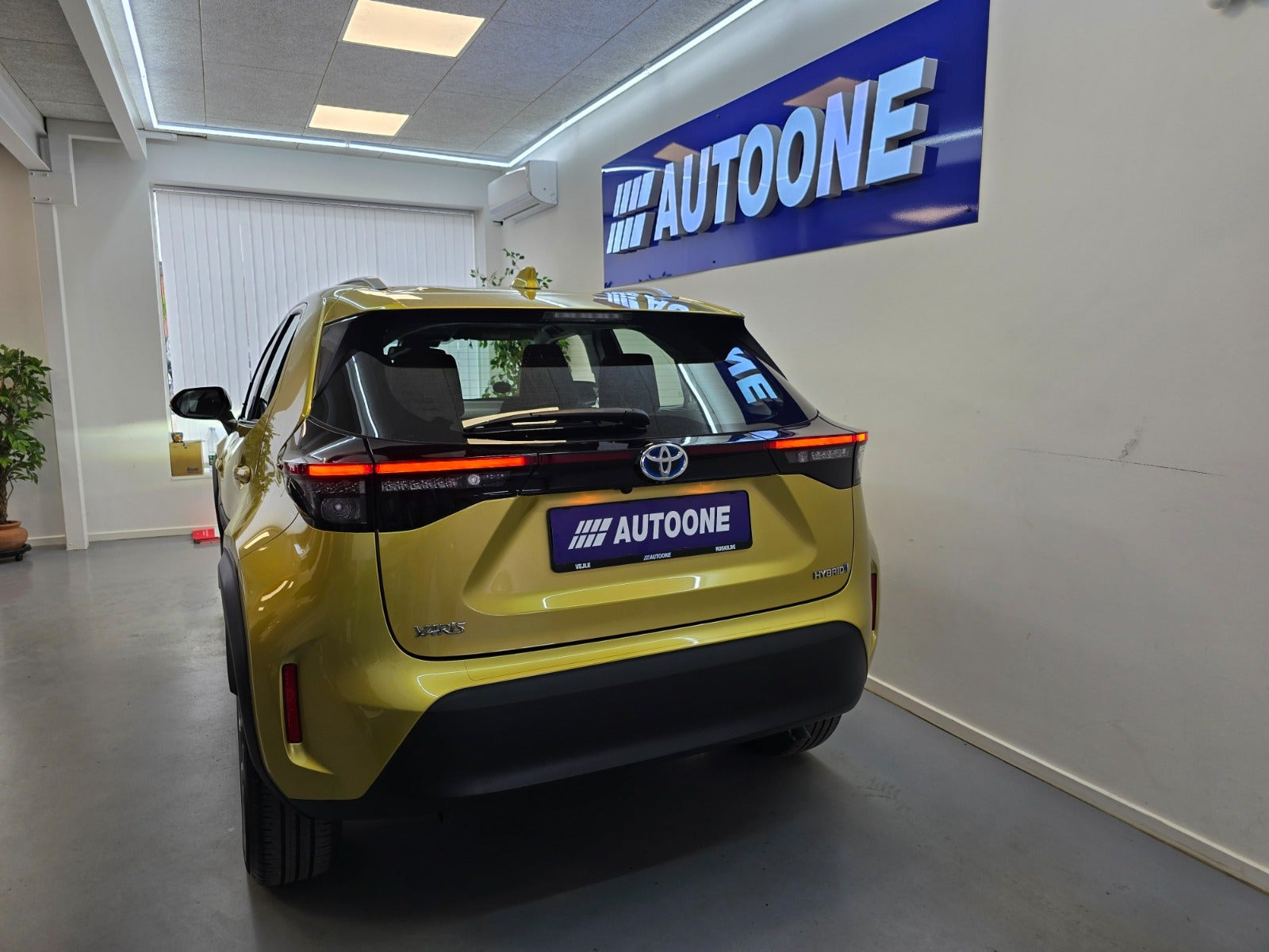 Gul Toyota Yaris Cross fra 2022