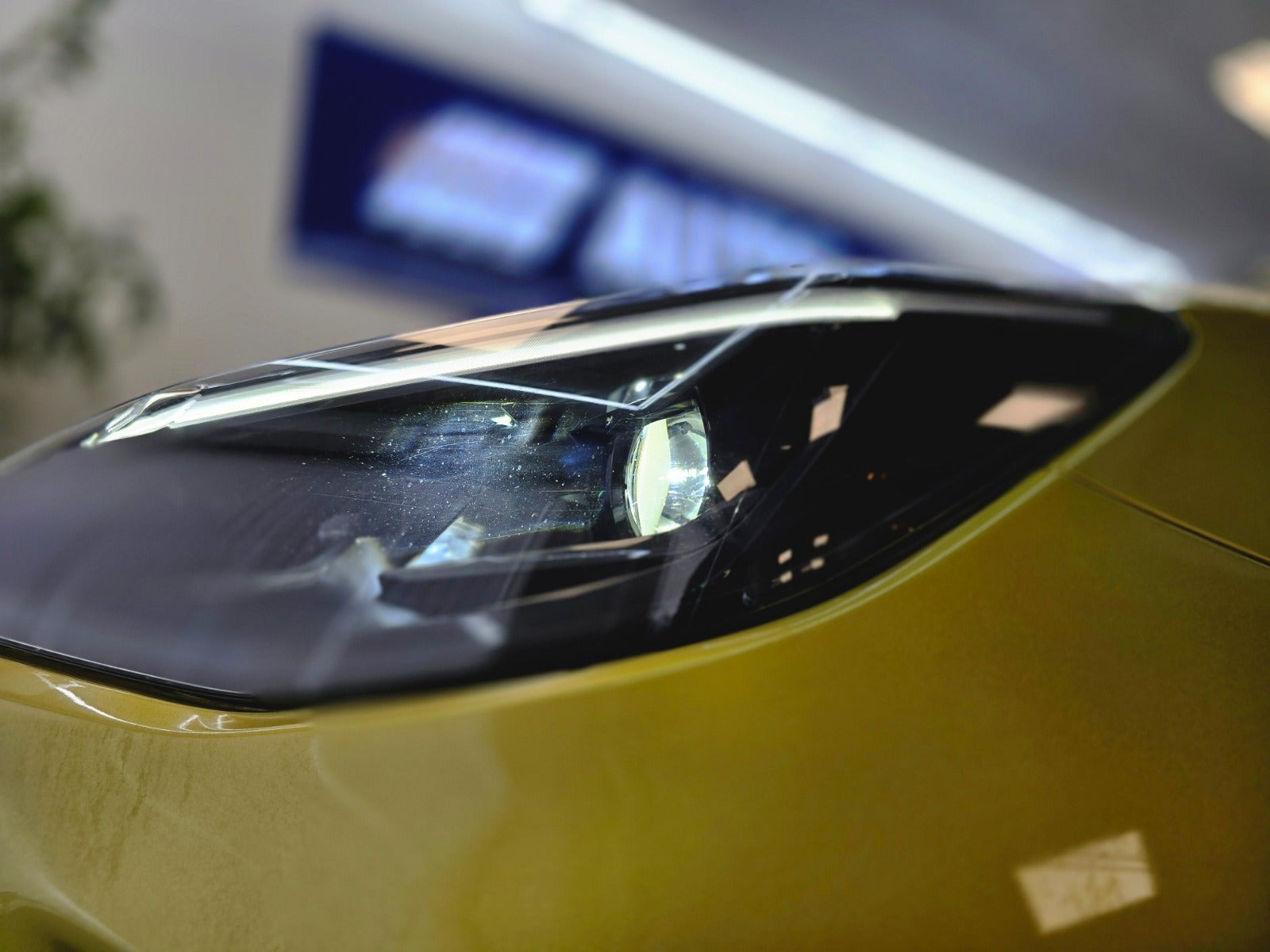 Gul Toyota Yaris Cross fra 2022