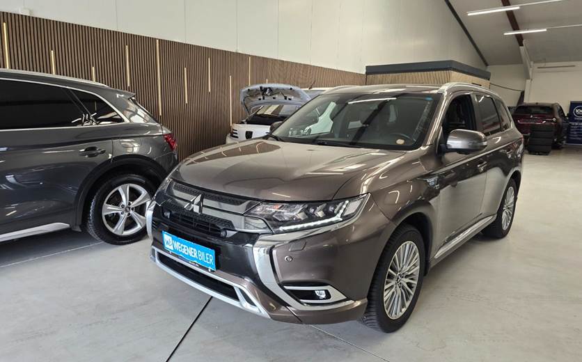 Mitsubishi Outlander 2,4 PHEV Instyle CVT 4WD Van
