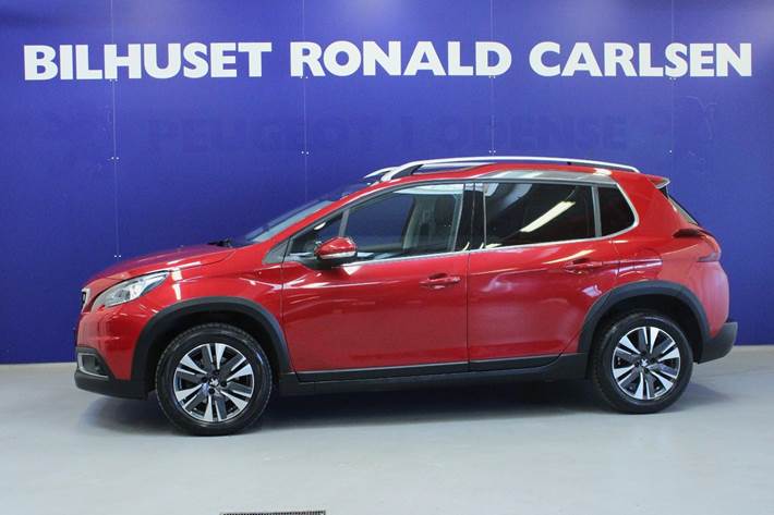 Rød Peugeot 2008 fra 2017