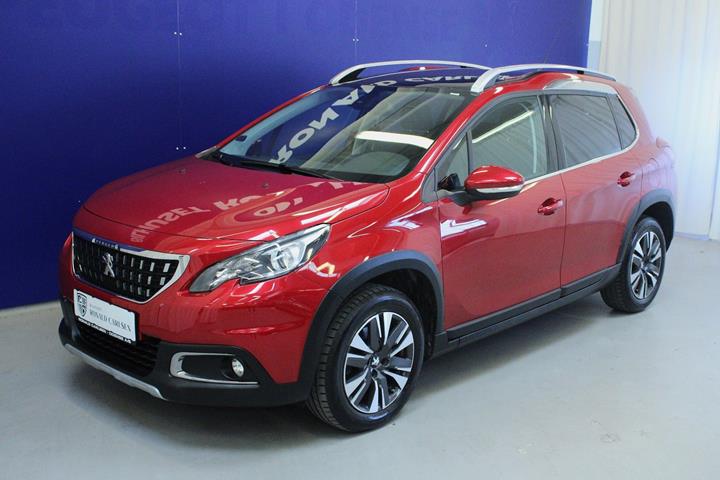 Rød Peugeot 2008 fra 2017