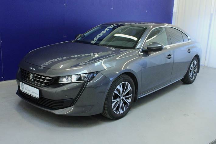 Grå Peugeot 508 fra 2021