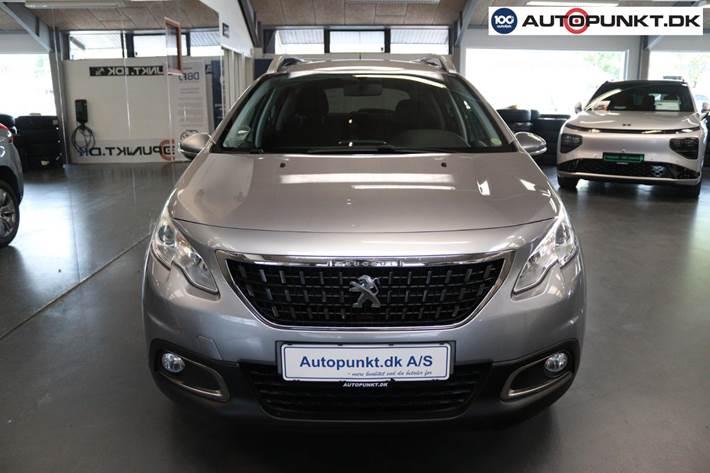 Grå Peugeot 2008 fra 2016
