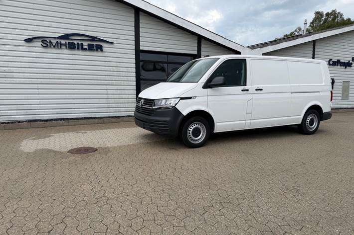 Hvid VW Transporter fra 2021