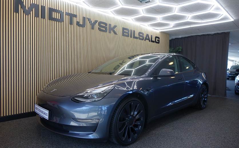 Tesla Model 3 Performance AWD