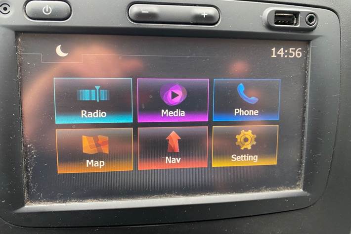 Hvid Renault Trafic T29 fra 2016