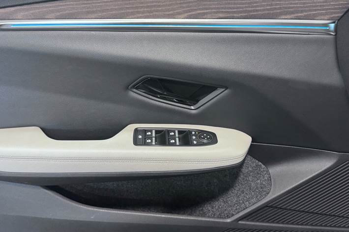 Grå Renault Megane E-Tech fra 2022