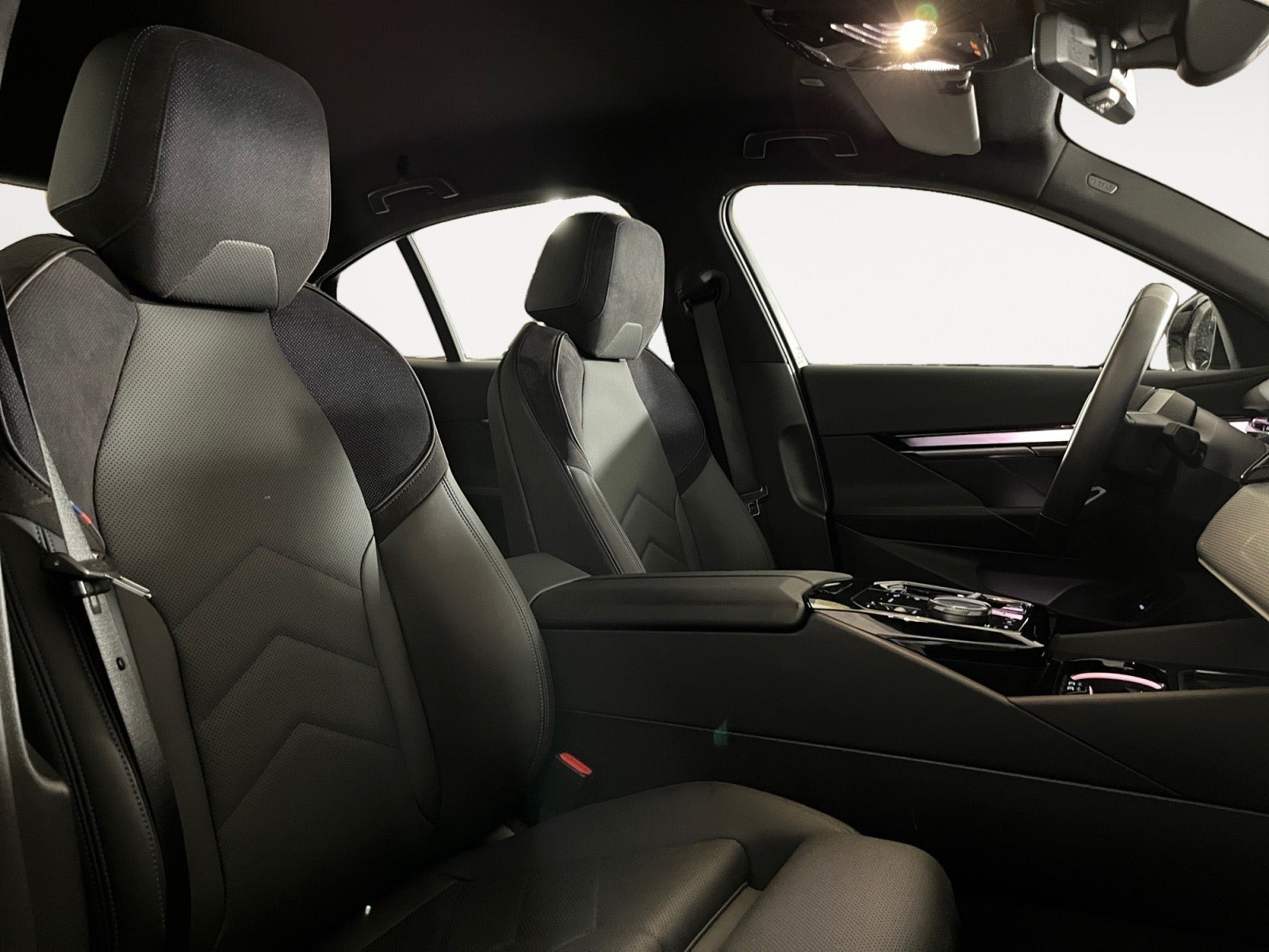 Sort BMW i5 fra 2024