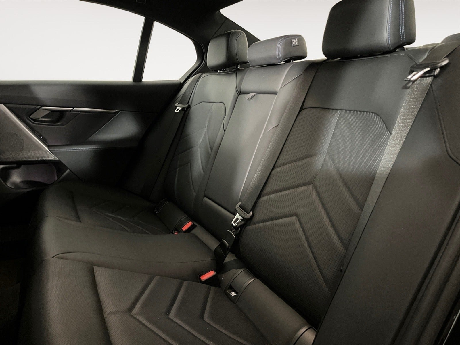 Sort BMW i5 fra 2024