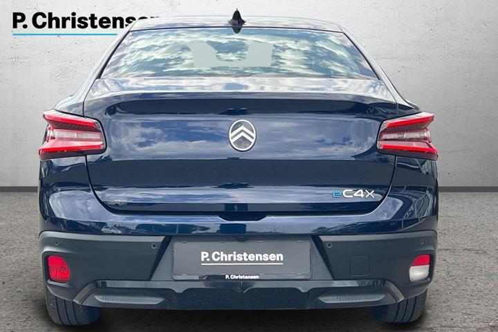 Blå Citroën ë-C4 X fra 2025