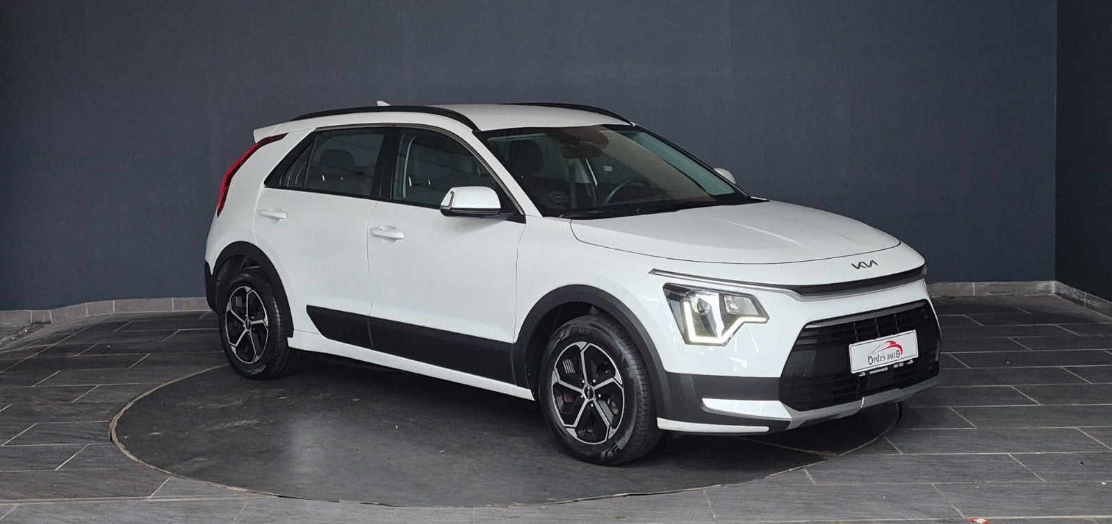 Hvid Kia Niro fra 2023
