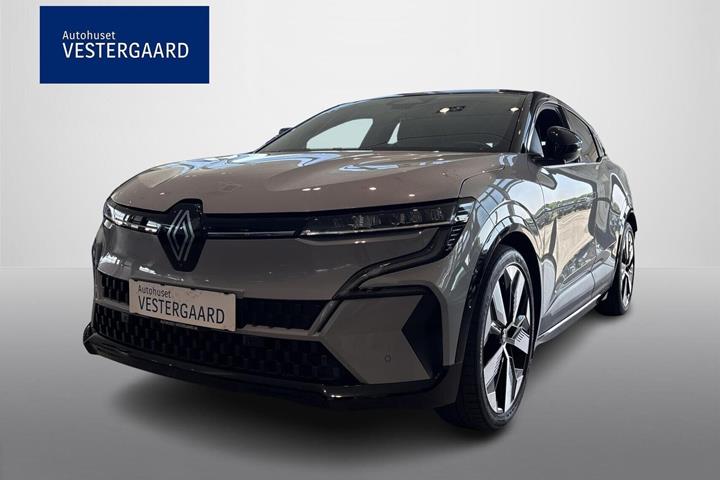 Grå Renault Megane E-Tech fra 2022 set udefra