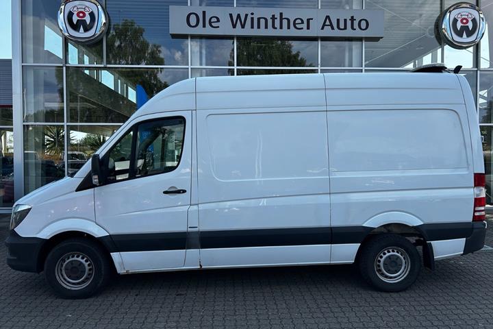 Hvid Mercedes Sprinter 319 fra 2017
