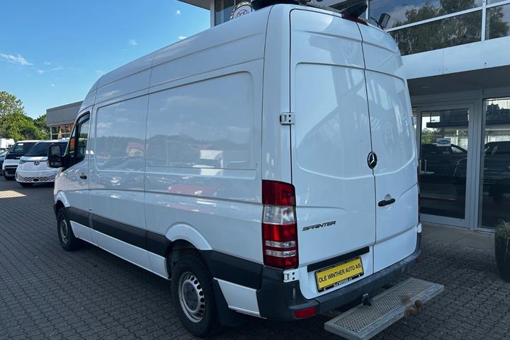 Hvid Mercedes Sprinter 319 fra 2017