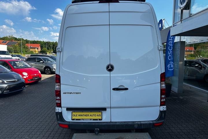Hvid Mercedes Sprinter 319 fra 2017