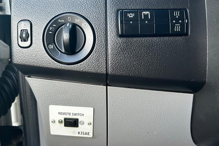 Hvid Mercedes Sprinter 319 fra 2017