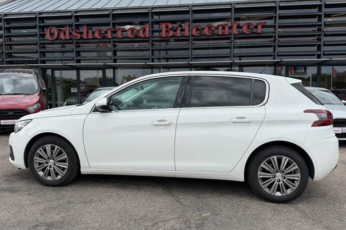 Hvid Peugeot 308 fra 2018