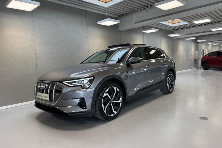 undefined Audi e-tron fra 2022 set udefra