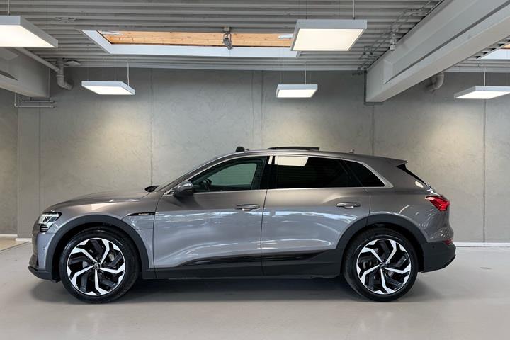 undefined Audi e-tron fra 2022