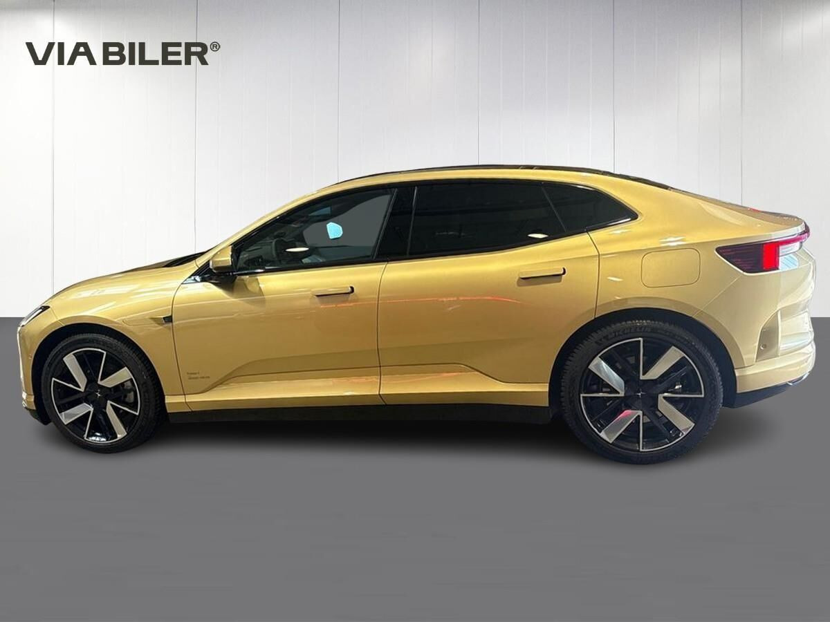 Gul Polestar 4 fra 2026