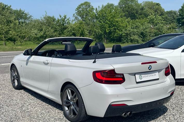 Hvid BMW 220i fra 2017