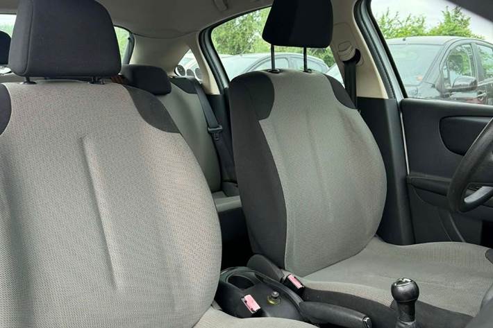 Grå Citroën C4 fra 2006