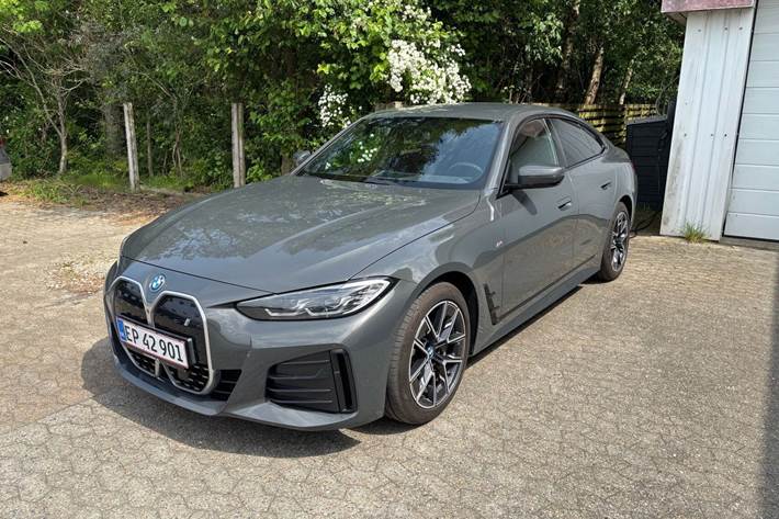 Grå BMW i4 fra 2022