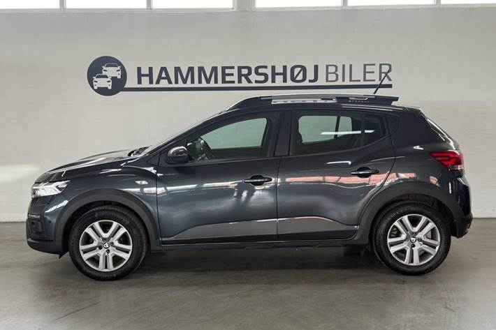 Grå Dacia Sandero fra 2021
