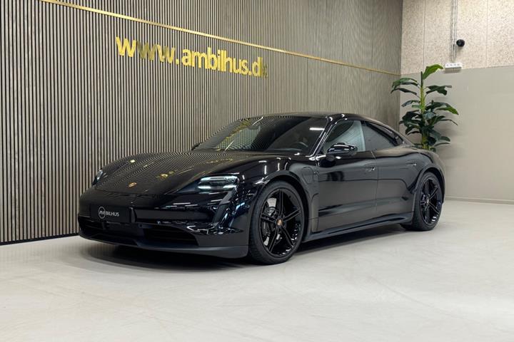 Sort Porsche Taycan 4S fra 2021 set udefra