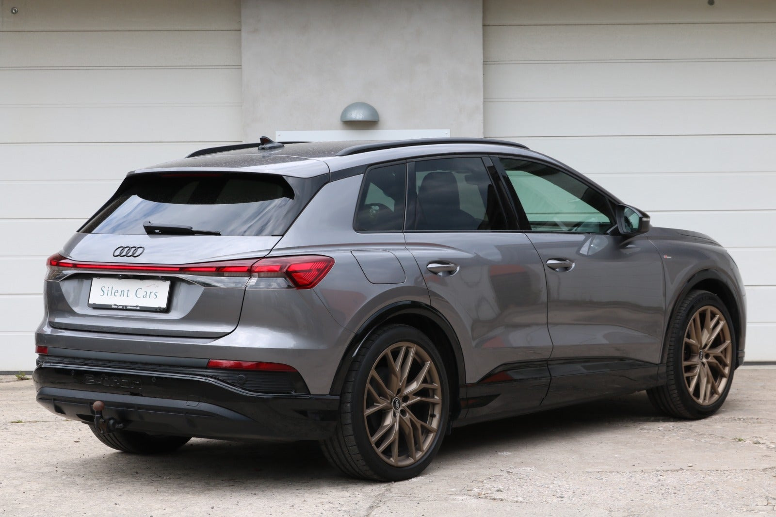 Grå Audi Q4 e-tron fra 2022