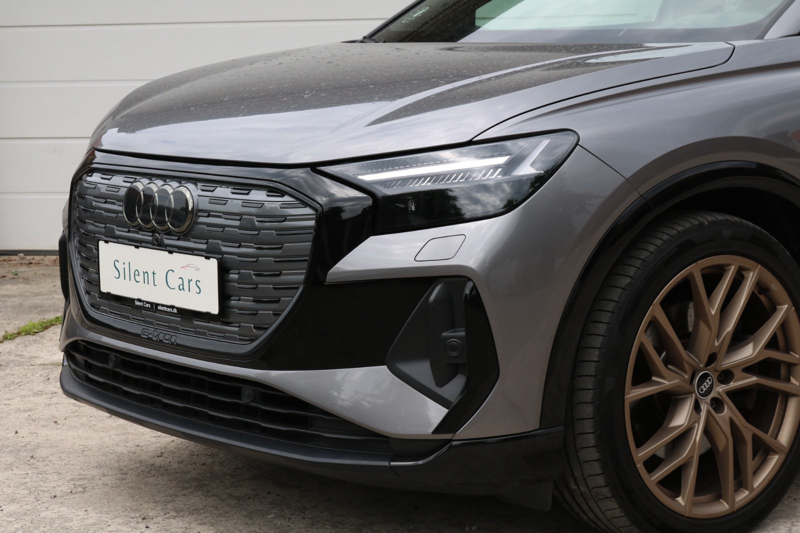 Grå Audi Q4 e-tron fra 2022