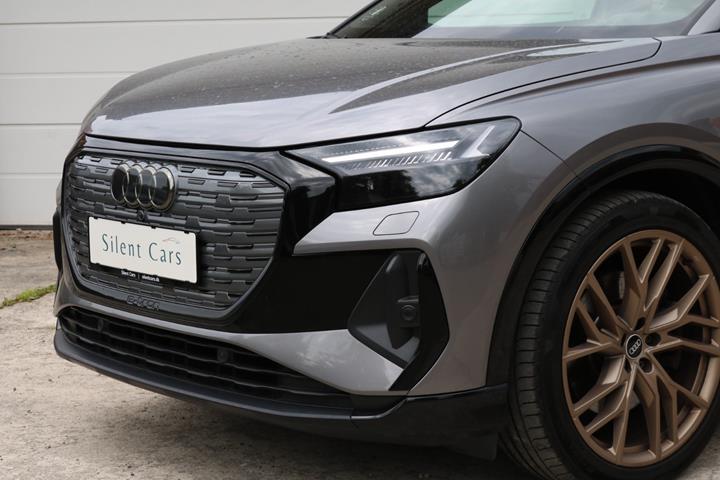 Grå Audi Q4 e-tron fra 2022
