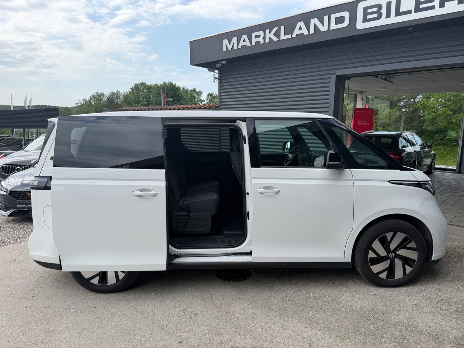 Hvid VW ID.Buzz fra 2024