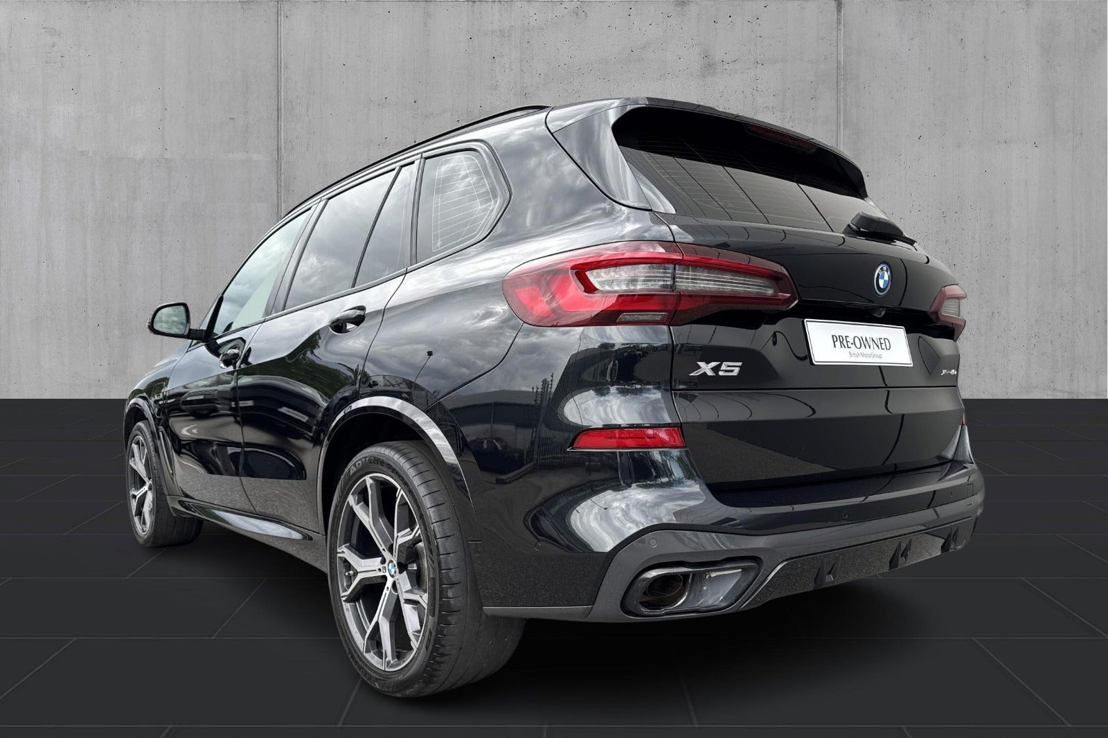 Sort BMW X5 fra 2022
