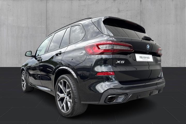 Sort BMW X5 fra 2022