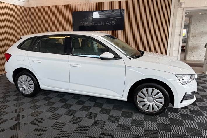 Hvid Skoda Scala fra 2021