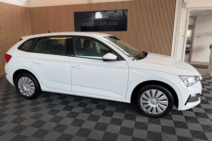 Hvid Skoda Scala fra 2021