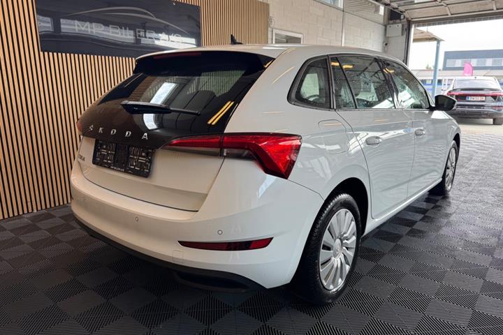 Hvid Skoda Scala fra 2021