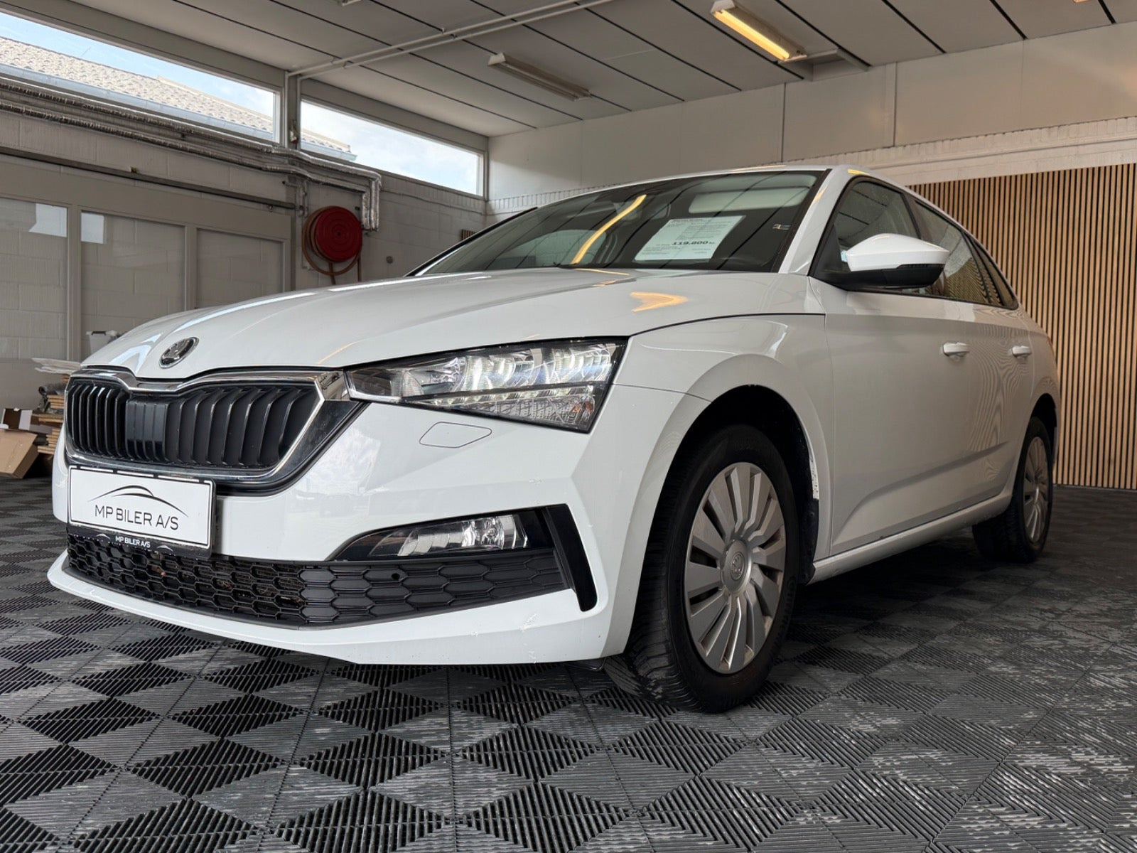 Hvid Skoda Scala fra 2021