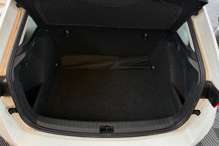 Hvid Skoda Scala fra 2021