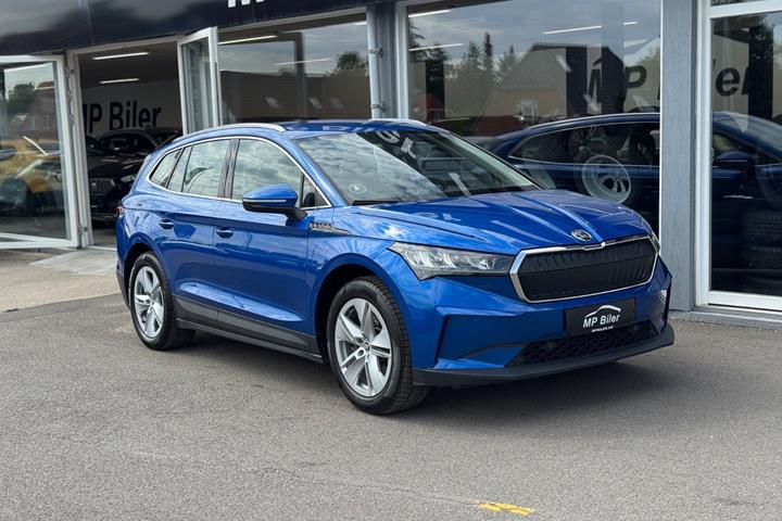 Blå Skoda Enyaq fra 2023