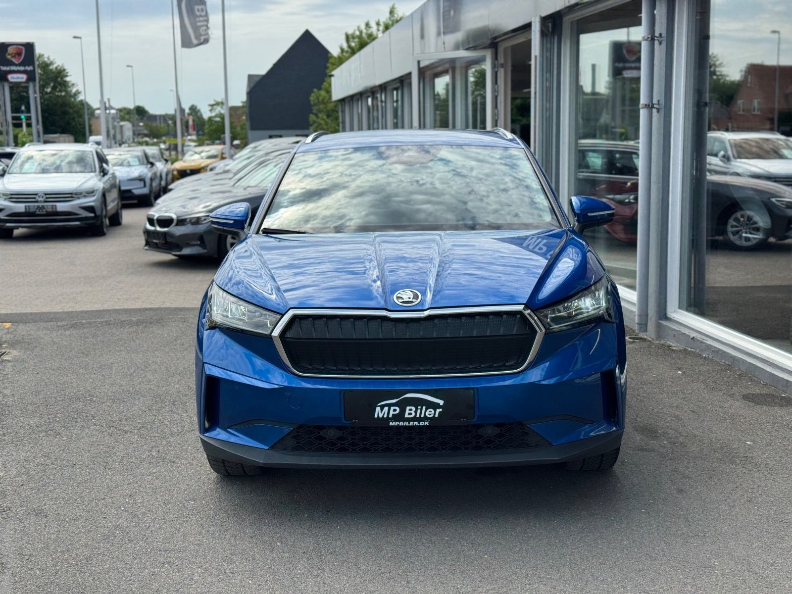 Blå Skoda Enyaq fra 2023