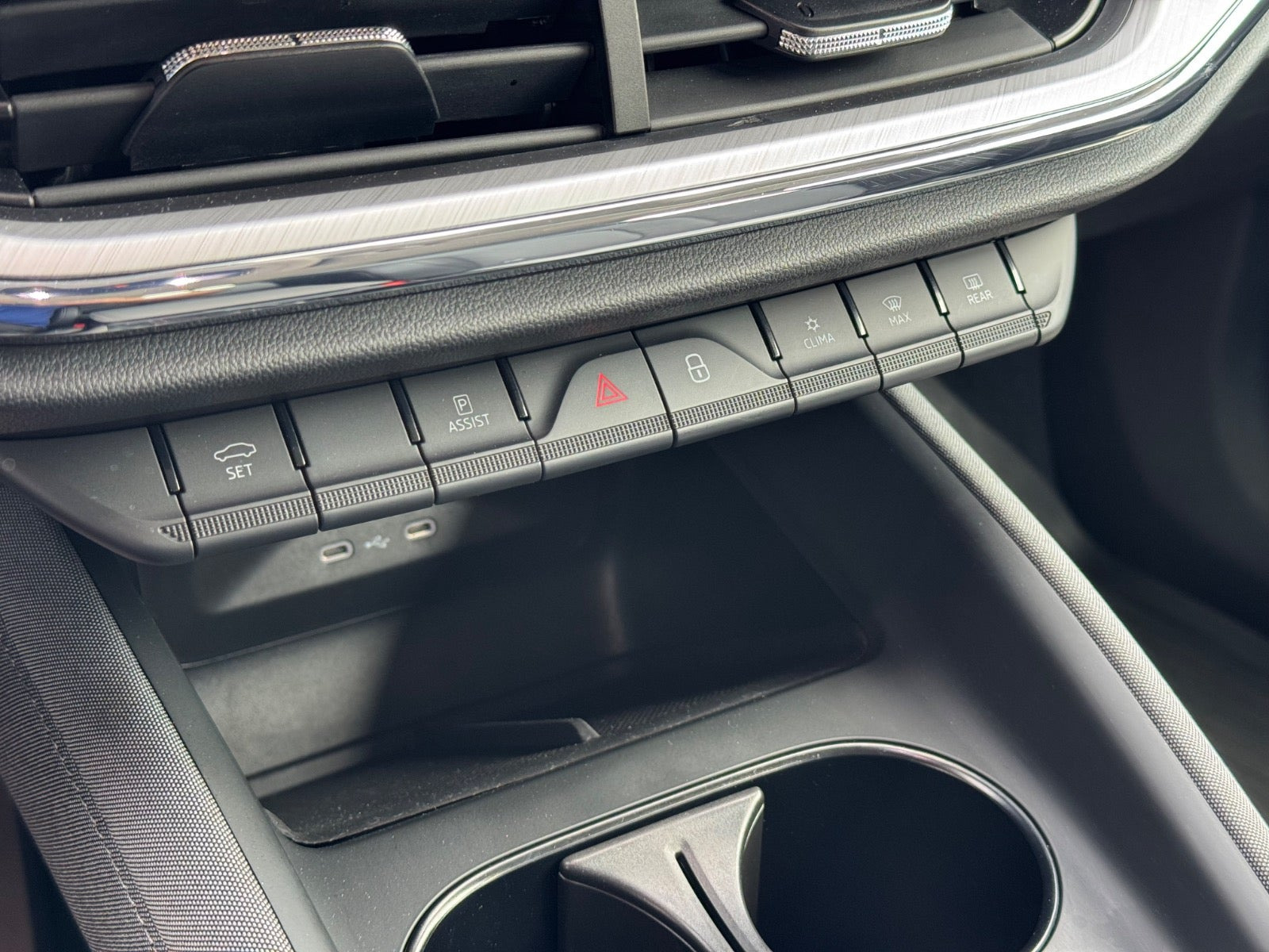 Blå Skoda Enyaq fra 2023
