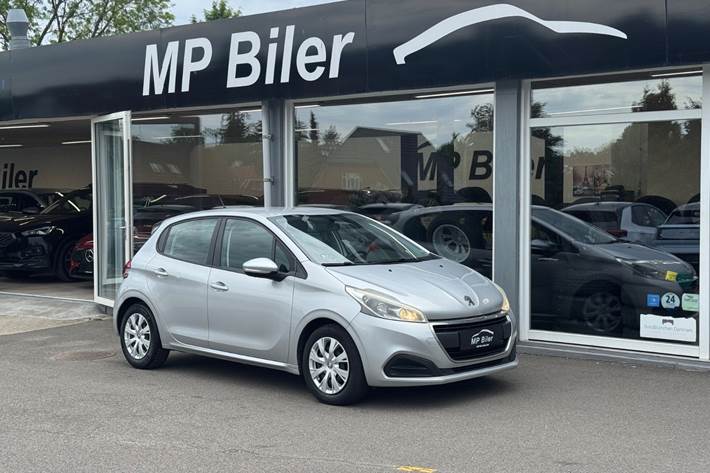 Sølv Peugeot 208 fra 2015